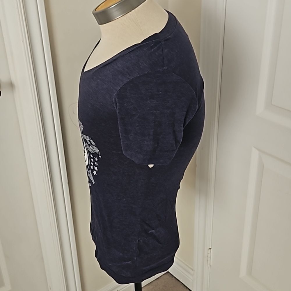 NHL Women's Hockey Logo Toronto Maple Leaf T-Shirt Navy Blue Medium - Picture 3 of 16